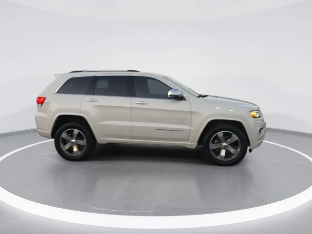 Used 2016 White Jeep Overland image 9