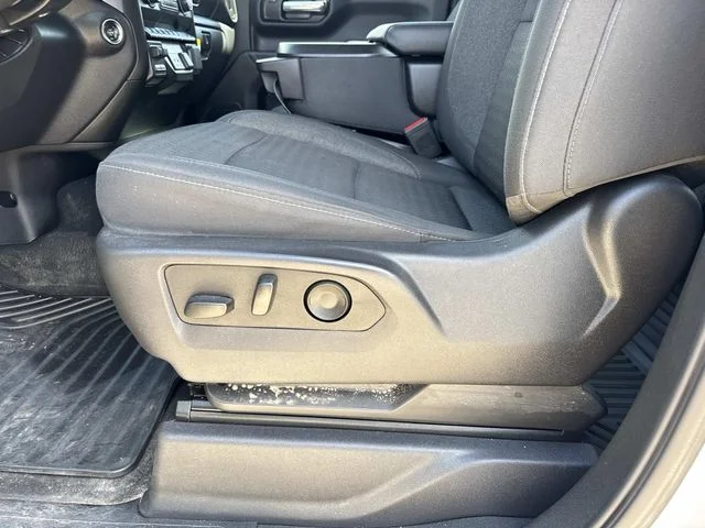 Used 2025 White Chevrolet Custom Trail Boss image 29
