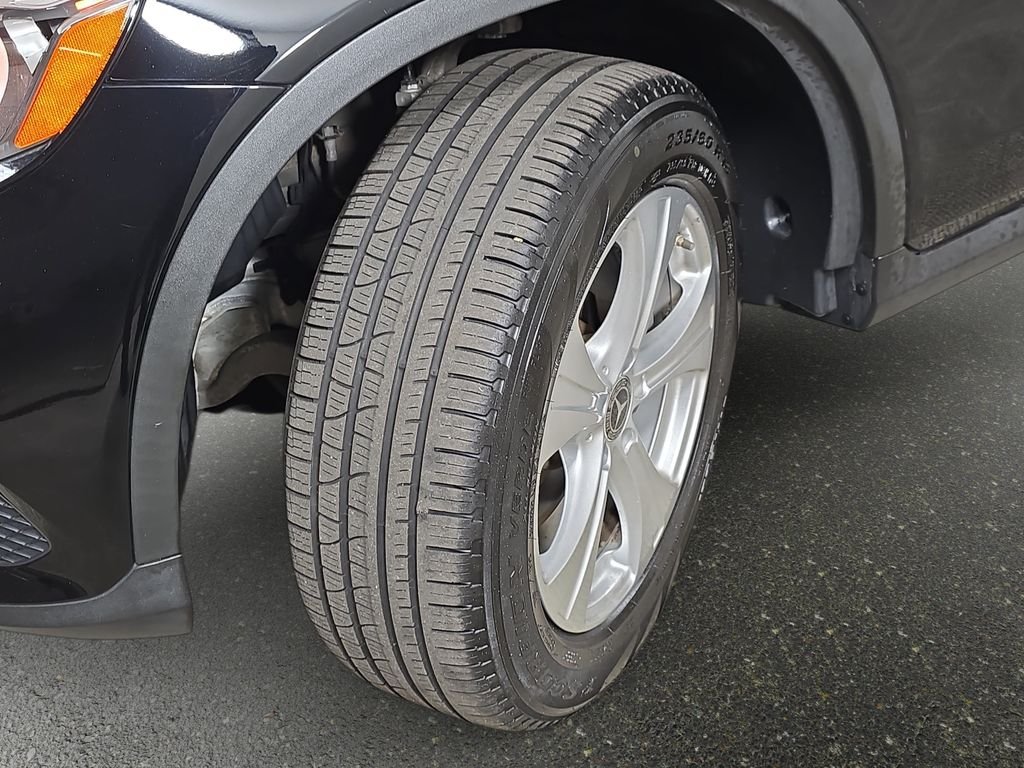 Used 2018 Black Mercedes-Benz GLC 300 image 37
