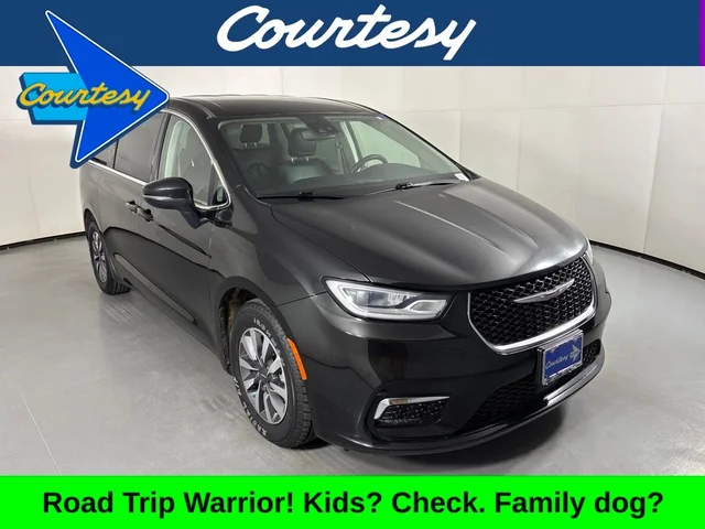 2023 Chrysler Pacifica Hybrid Touring L