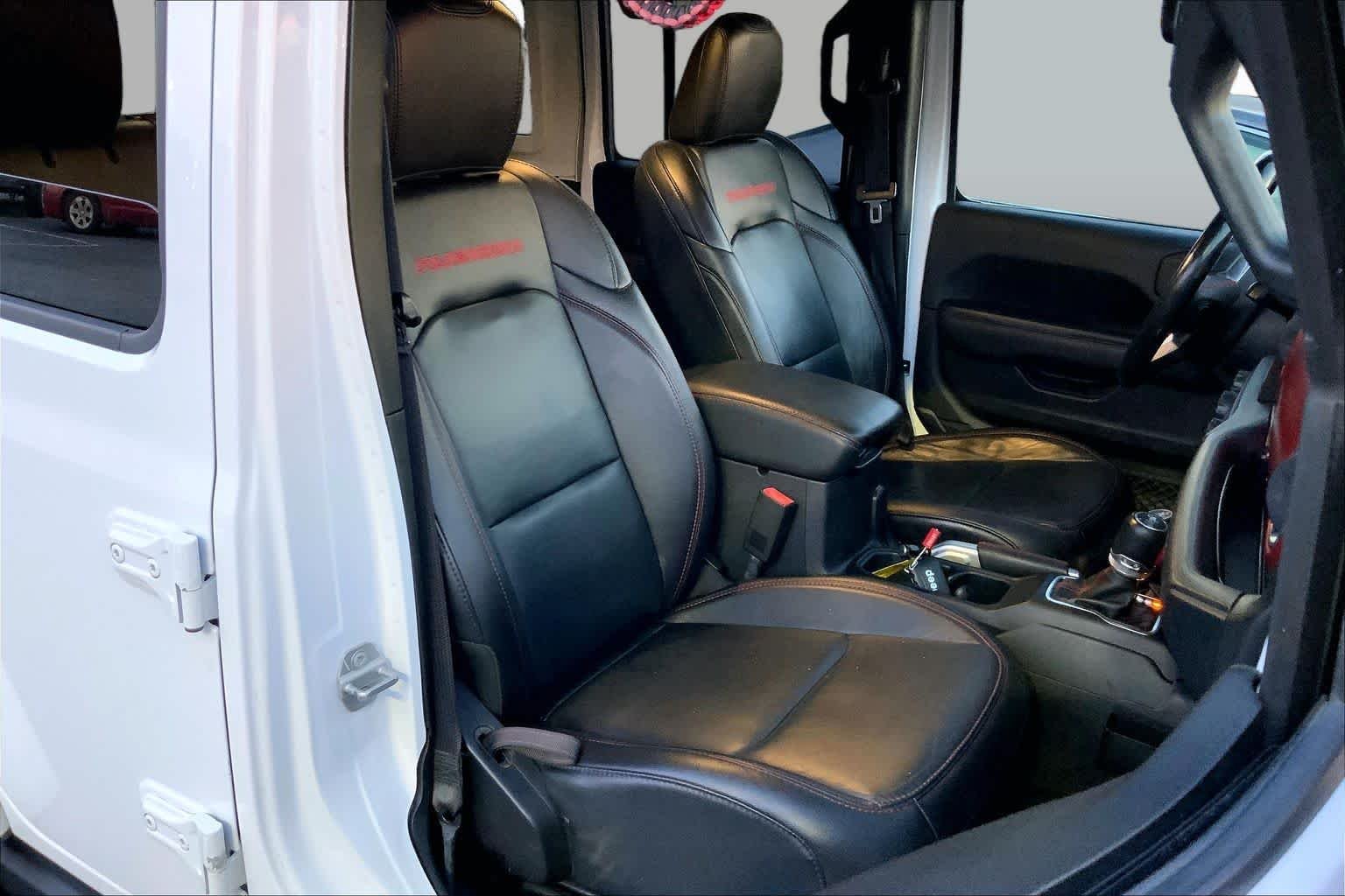 Used 2019 Bright White Clearcoat Jeep Rubicon image 8