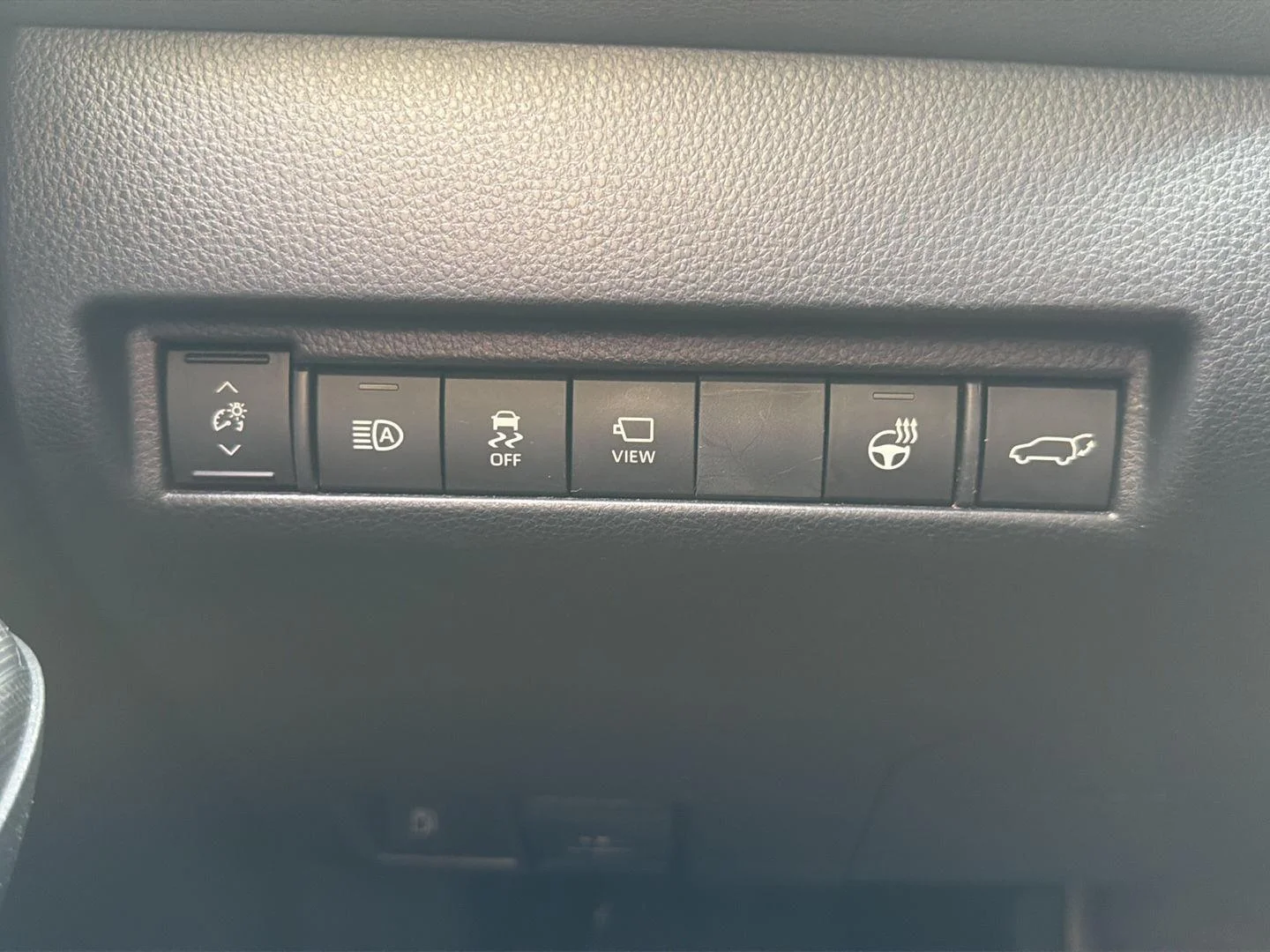 Used 2023 Titanium Glow Toyota Limited image 21