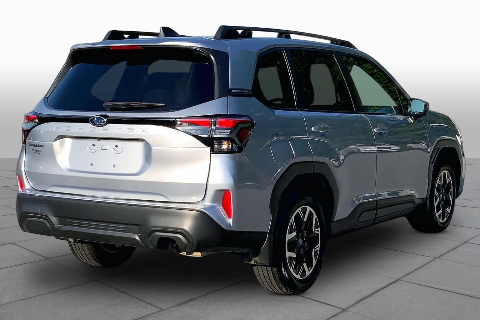 Used 2025 Ice Silver Metallic Subaru Premium image 12