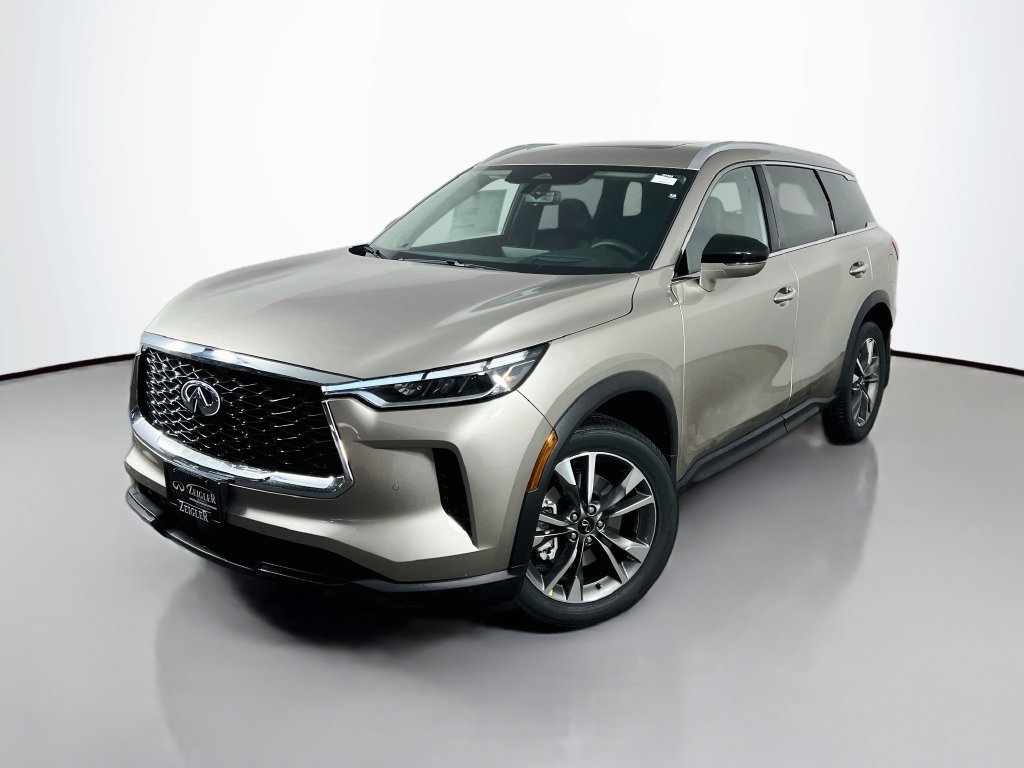 Used 2025 Warm Titanium INFINITI LUXE image 3