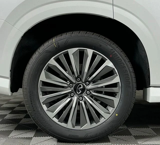 New 2026 White INFINITI LUXE image 8