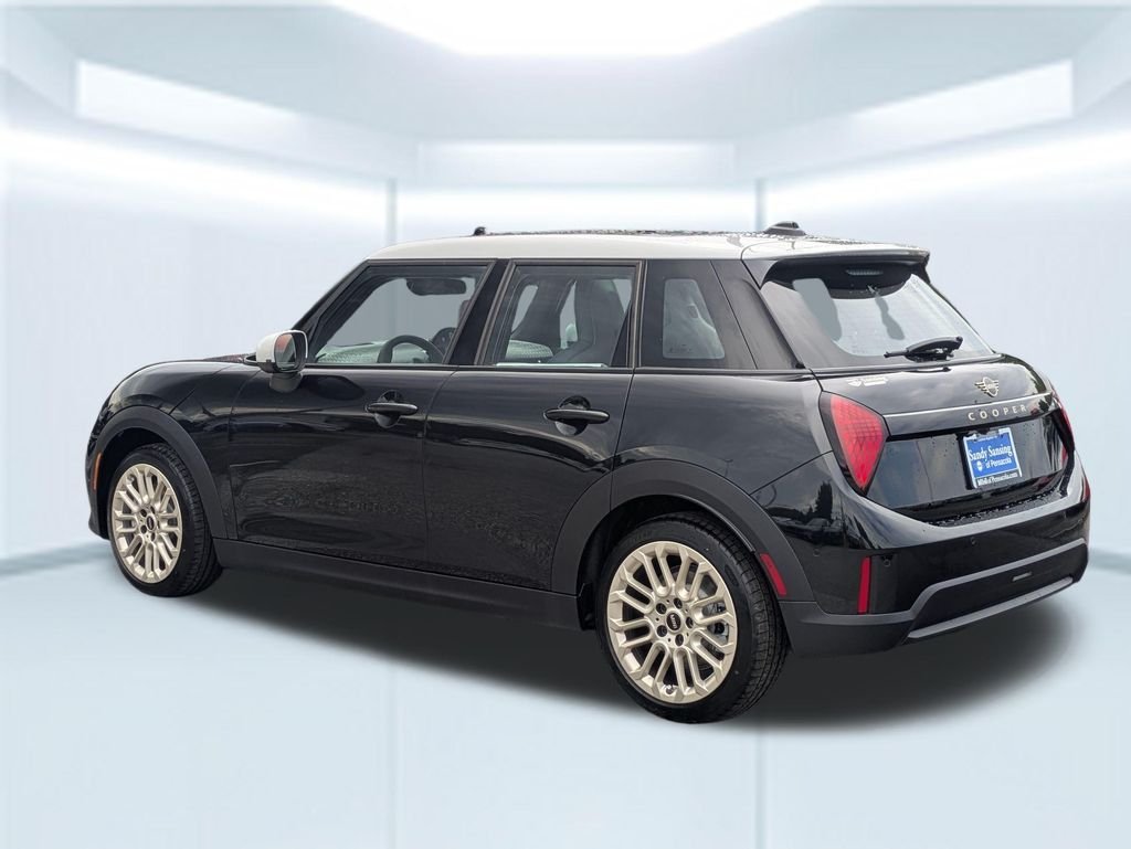 New 2026 Midnight Black MINI Signature Plus image 3