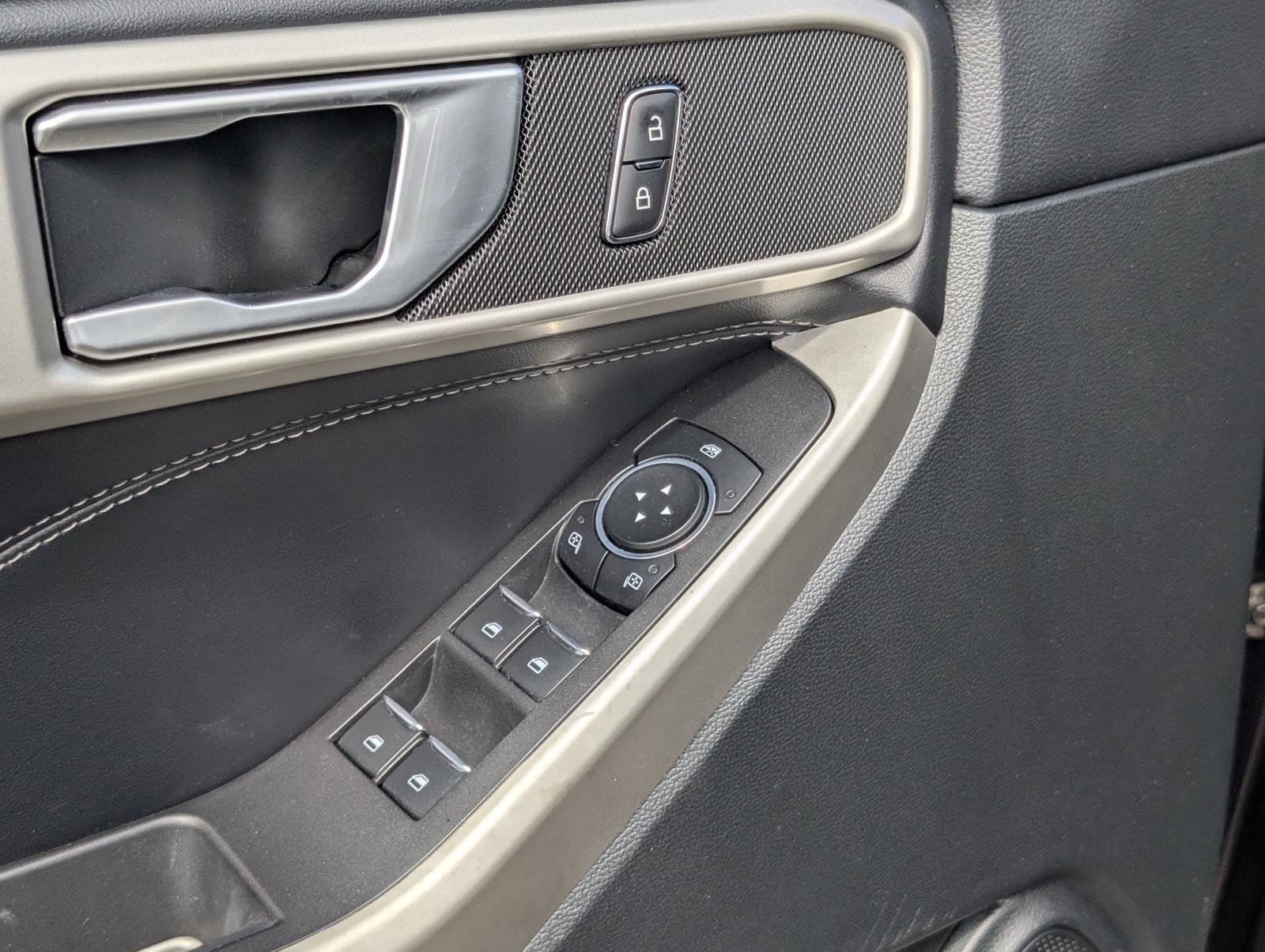 2023 Ford Explorer XLT - Photo 13