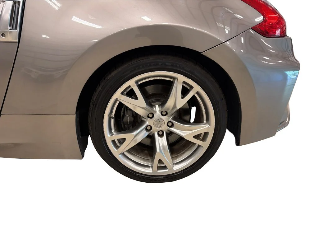 Used 2009 Gray Nissan Touring image 23