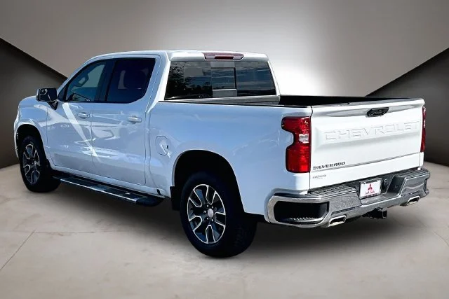 Used 2024 White Chevrolet LT image 4