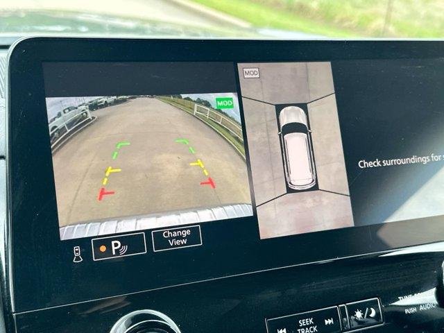 Used 2024 Gray INFINITI LUXE image 17