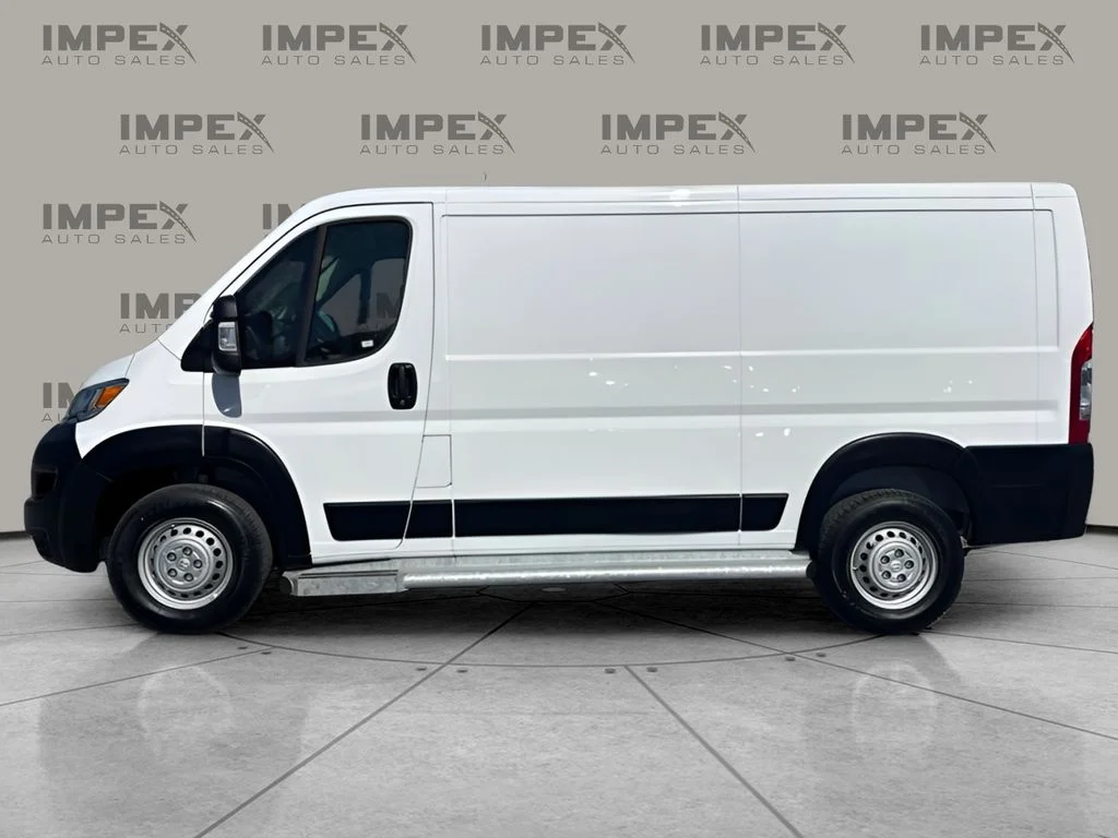 Used 2025 White Ram Base image 2