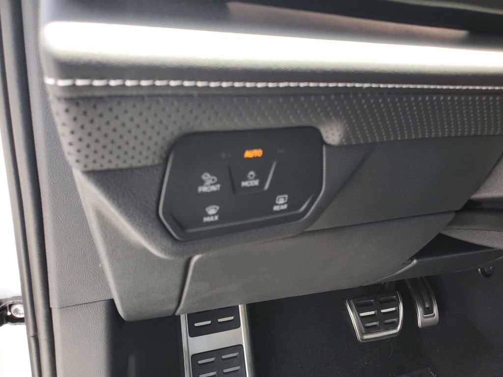2026 Volkswagen Atlas SEL Premium R-Line - Photo 12