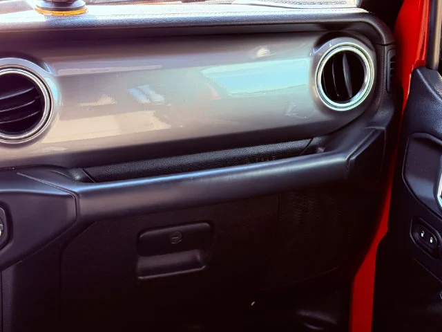 Used 2018 Red Jeep Unlimited Sahara image 27