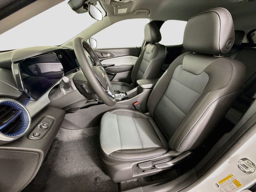 New 2026 Summit White Chevrolet LT image 19