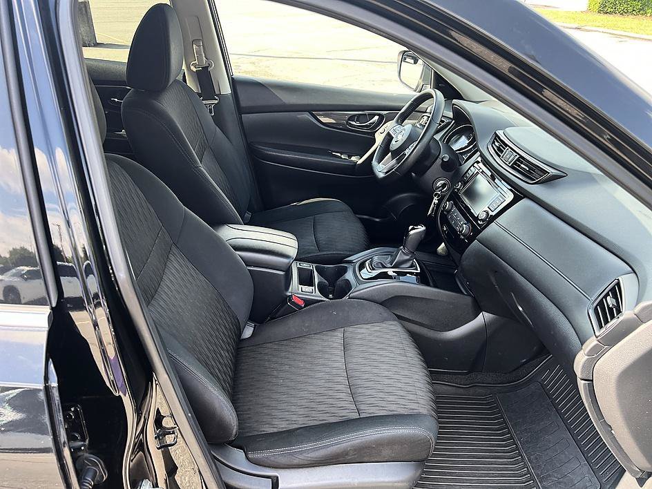 Used 2019 Magnetic Black Pearl Nissan S image 17