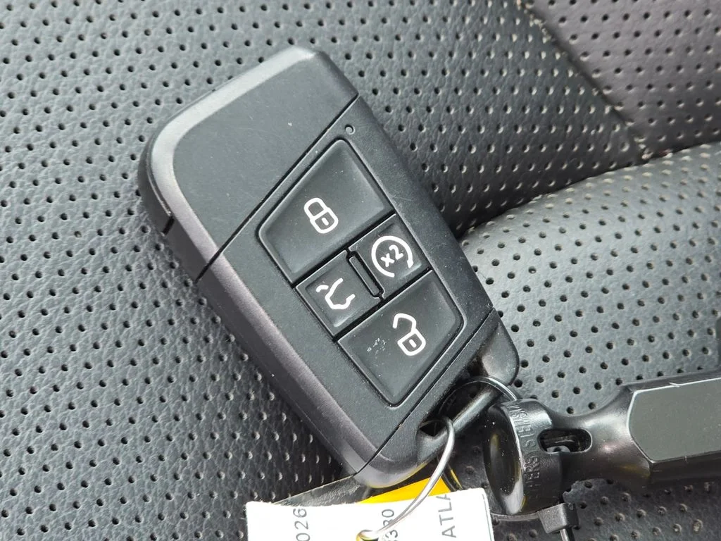Used 2019 Silver Volkswagen SEL Premium image 38