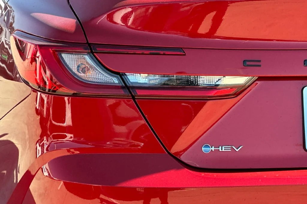 New 2026 Supersonic Red <sup>1</sup> Toyota  SE image 25