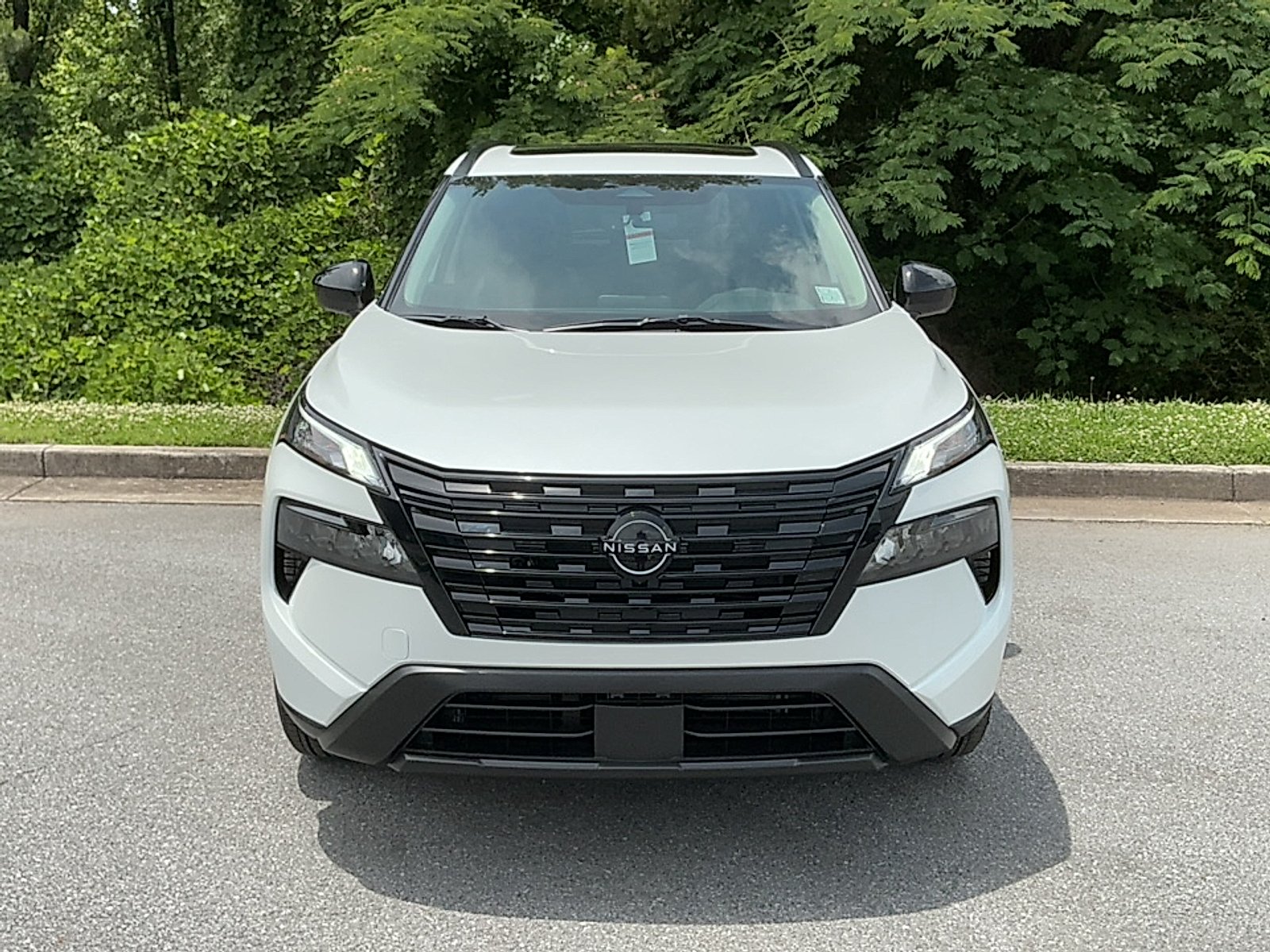 New 2026 Boulder Gray Pearl Nissan SV image 17