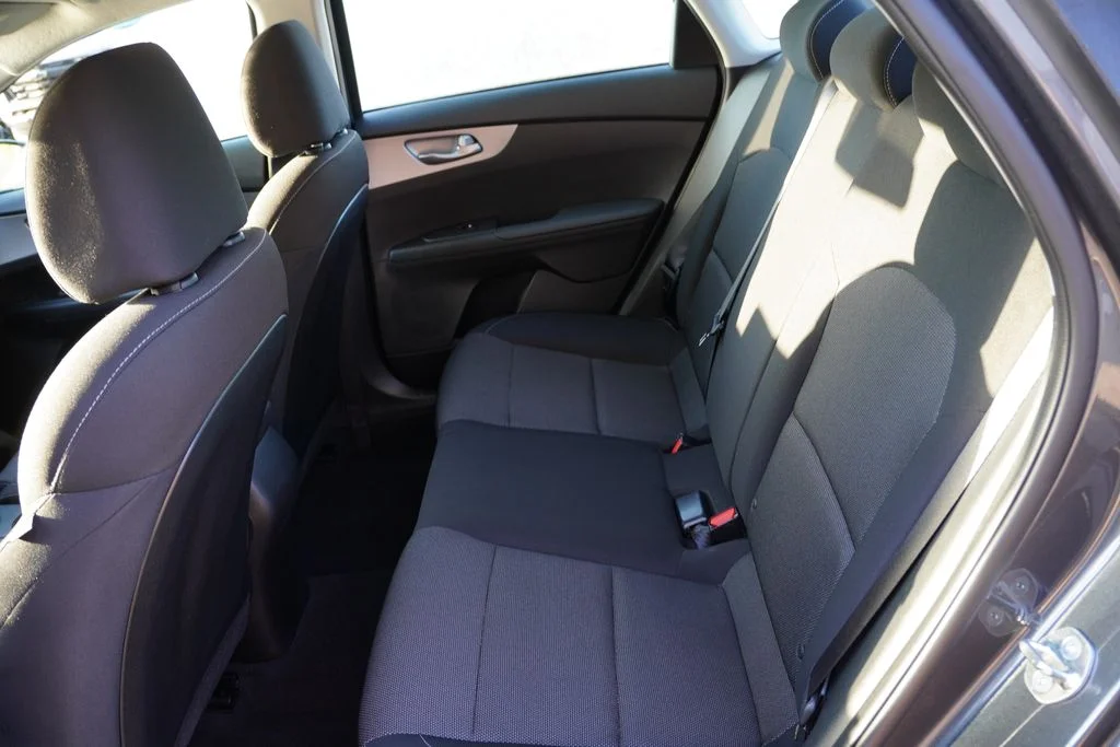 Used 2023 Gravity Gray Kia LXS image 17