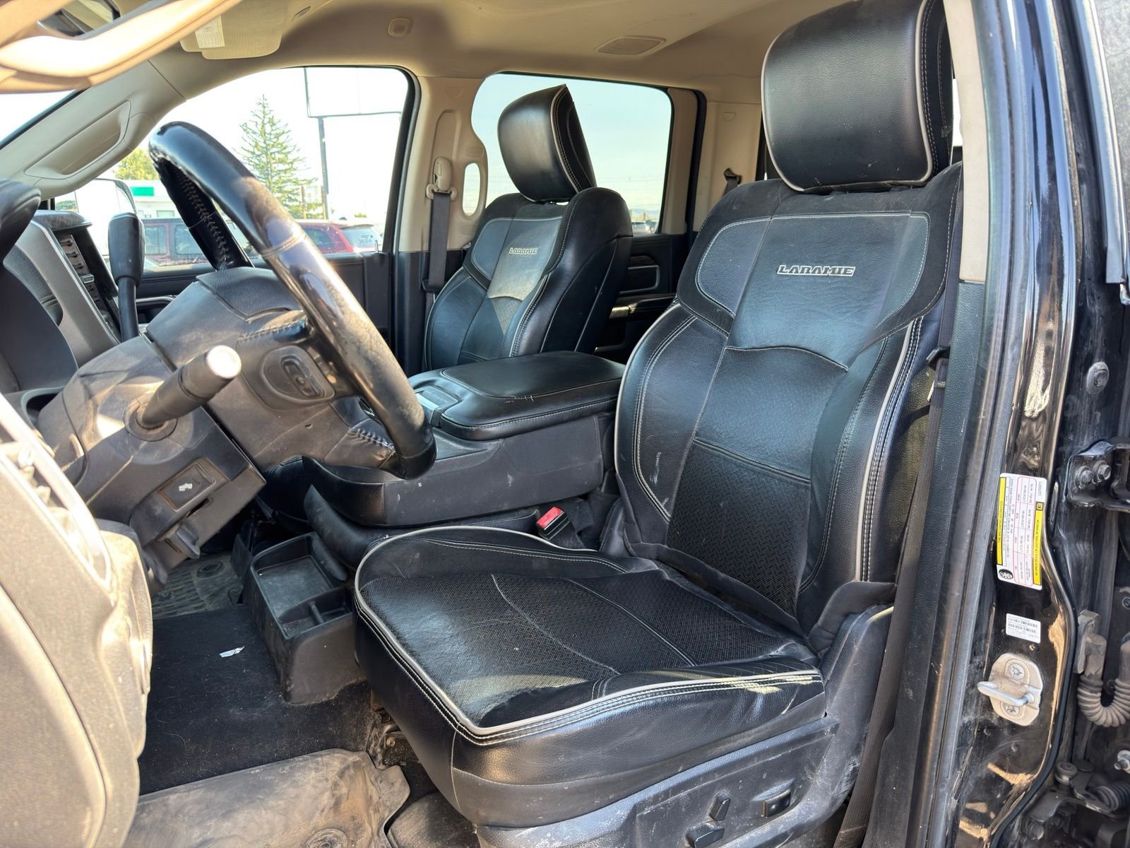 Used 2020 Diamond Black Ram Laramie image 7