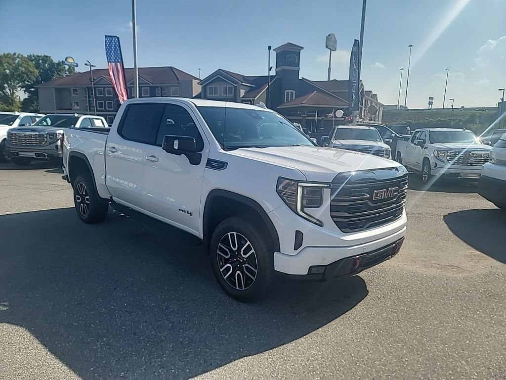 Used 2025 White GMC AT4 image 1
