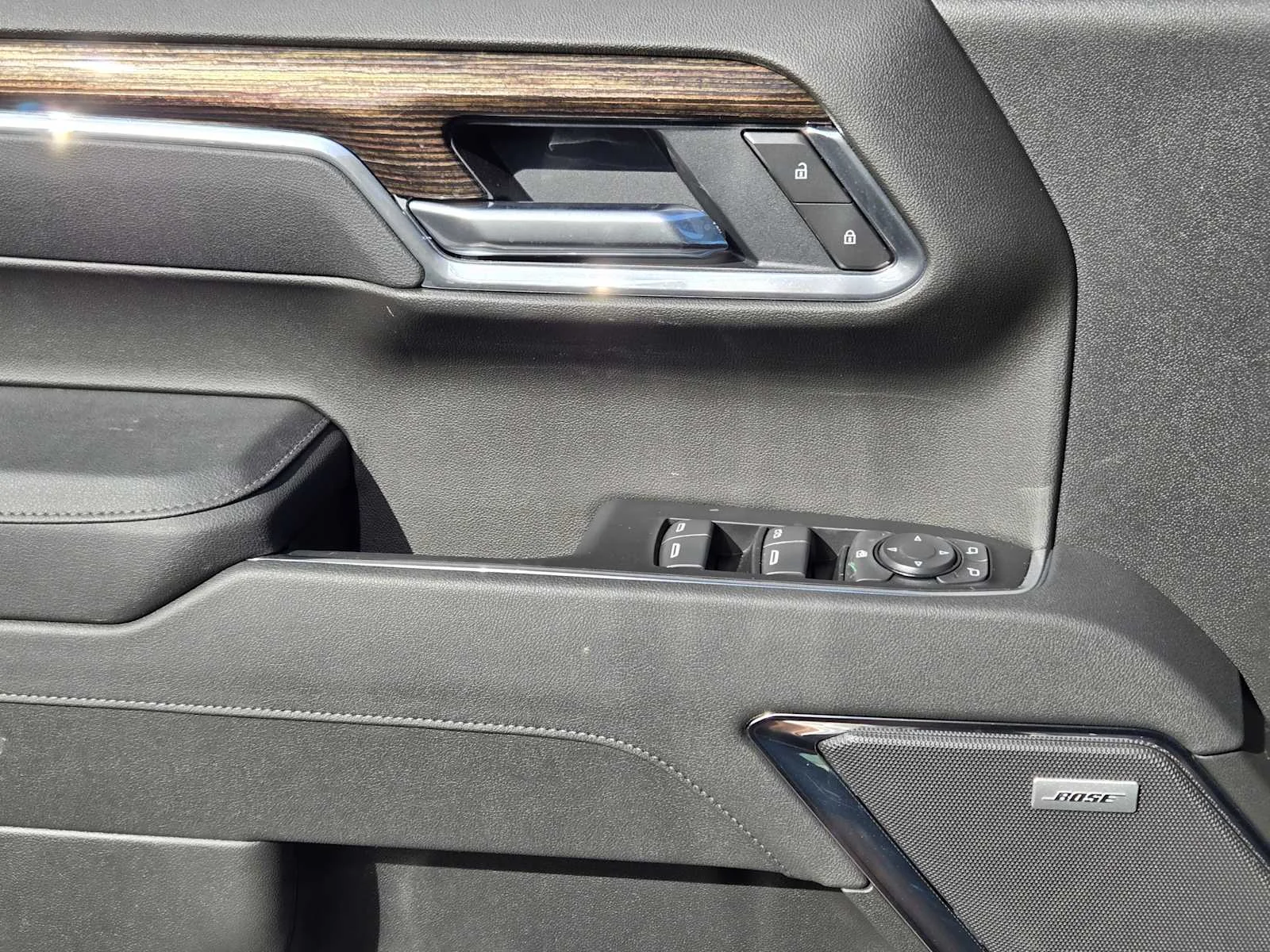 New 2026 Onyx Black GMC Elevation image 15