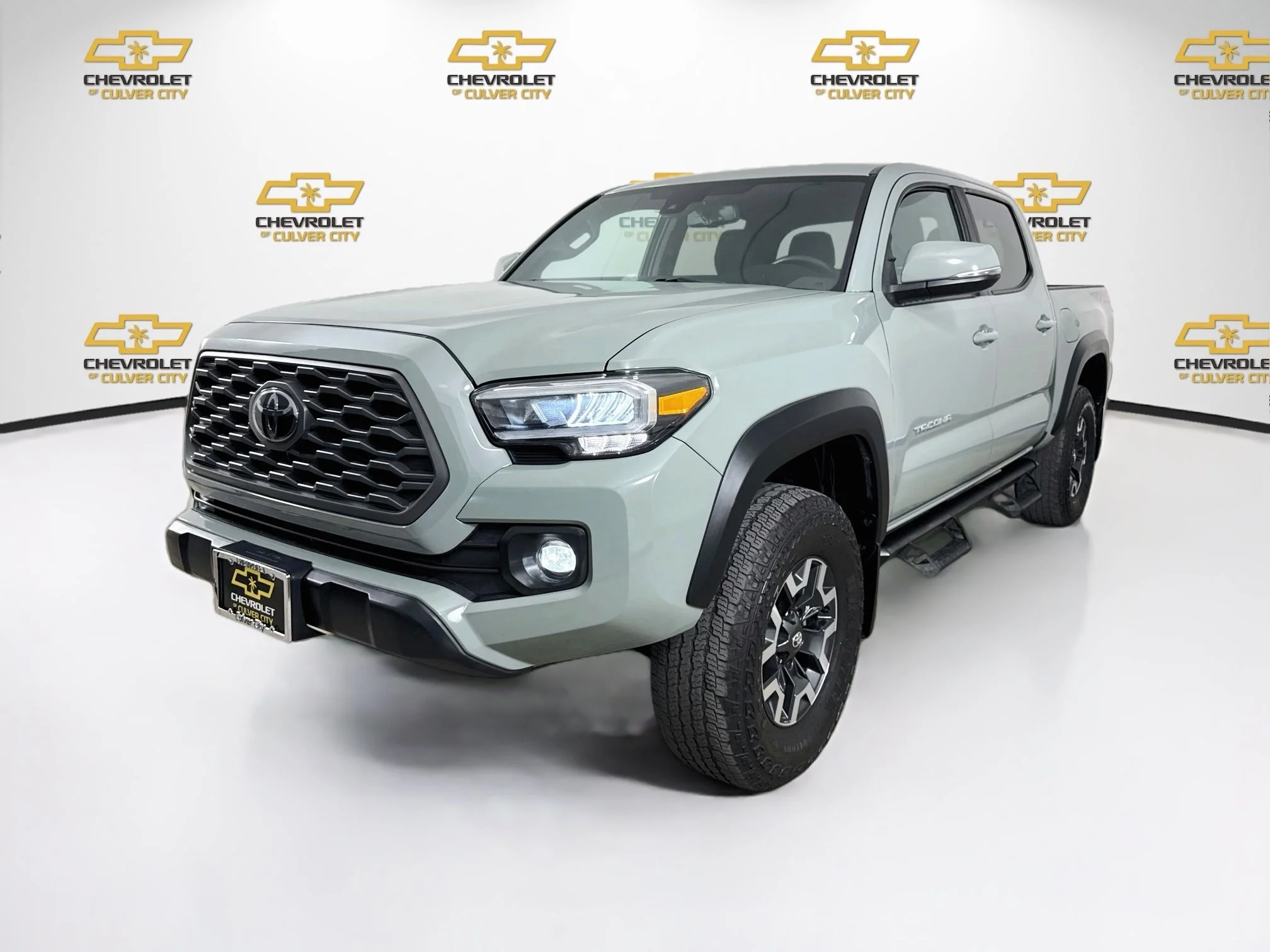 Used 2022  Toyota SR image 3