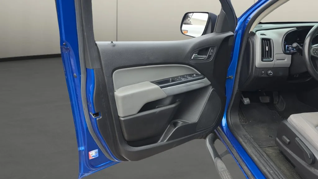 Used 2018 Blue Chevrolet LT image 15