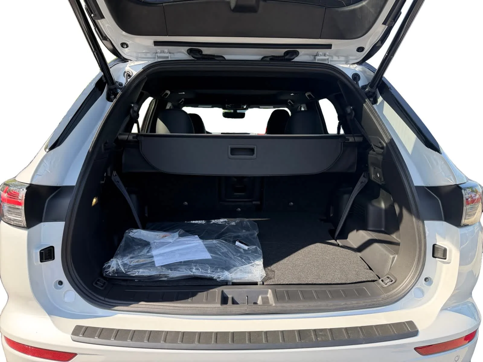 New 2026 White Diamond/Black Roof Mitsubishi Black Edition image 18
