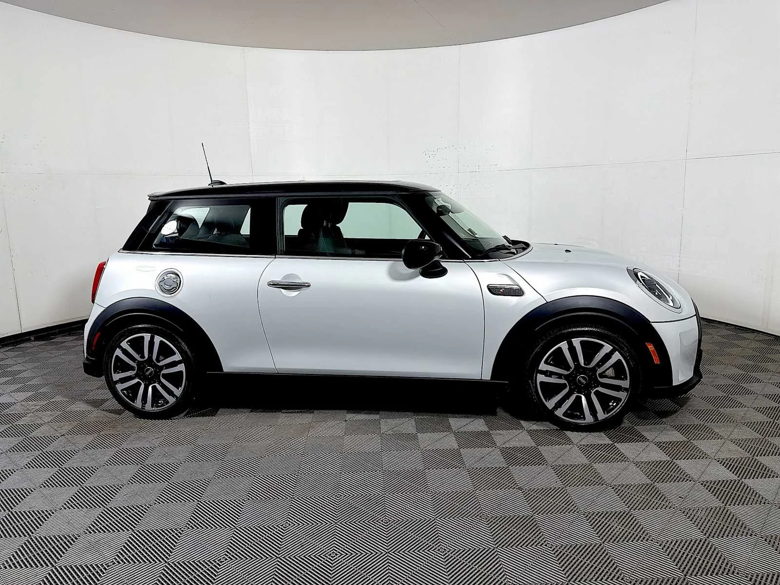 Used 2023 White Silver Metallic MINI Cooper S image 7