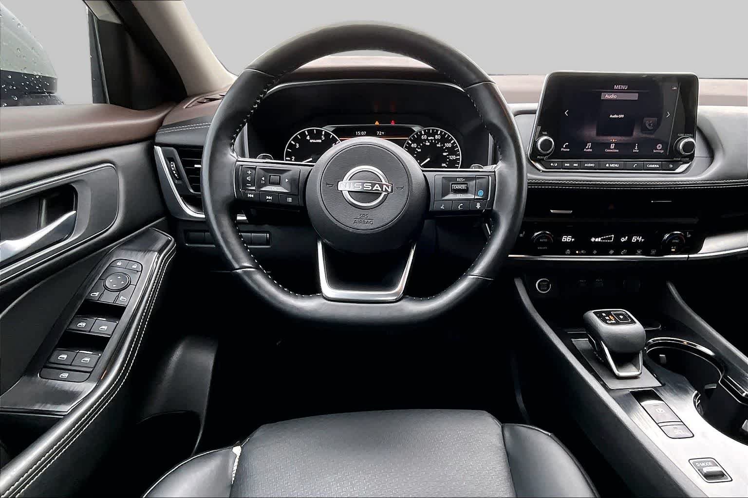 Used 2023 PEARL WHITE TRI Nissan SV image 6