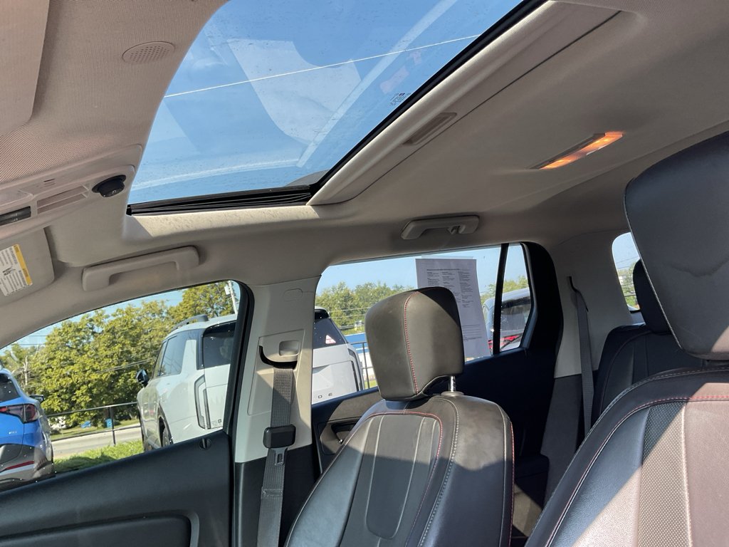 Used 2015 Crystal Red Tintcoat GMC SLT image 17