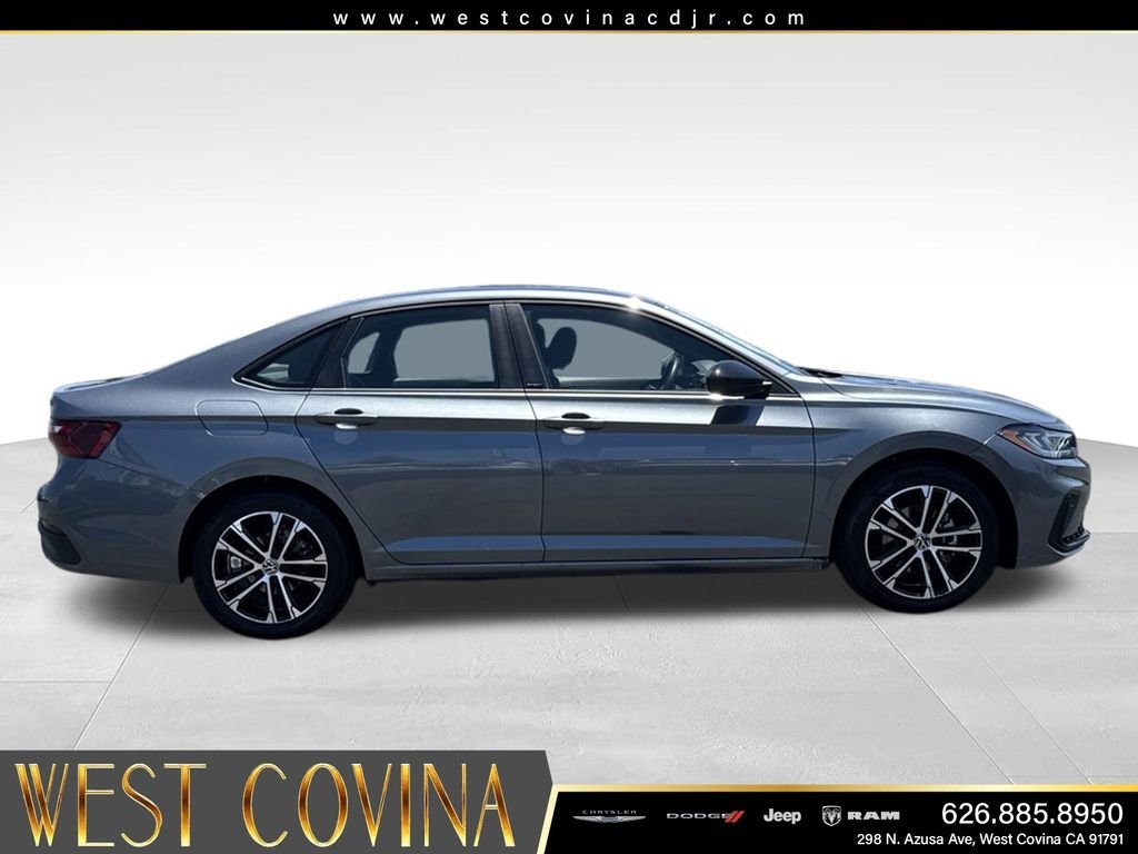 Used 2025 Gray Volkswagen 1.5T Sport image 11
