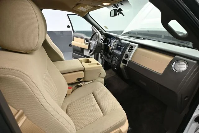 Used 2013 White Ford XLT image 33