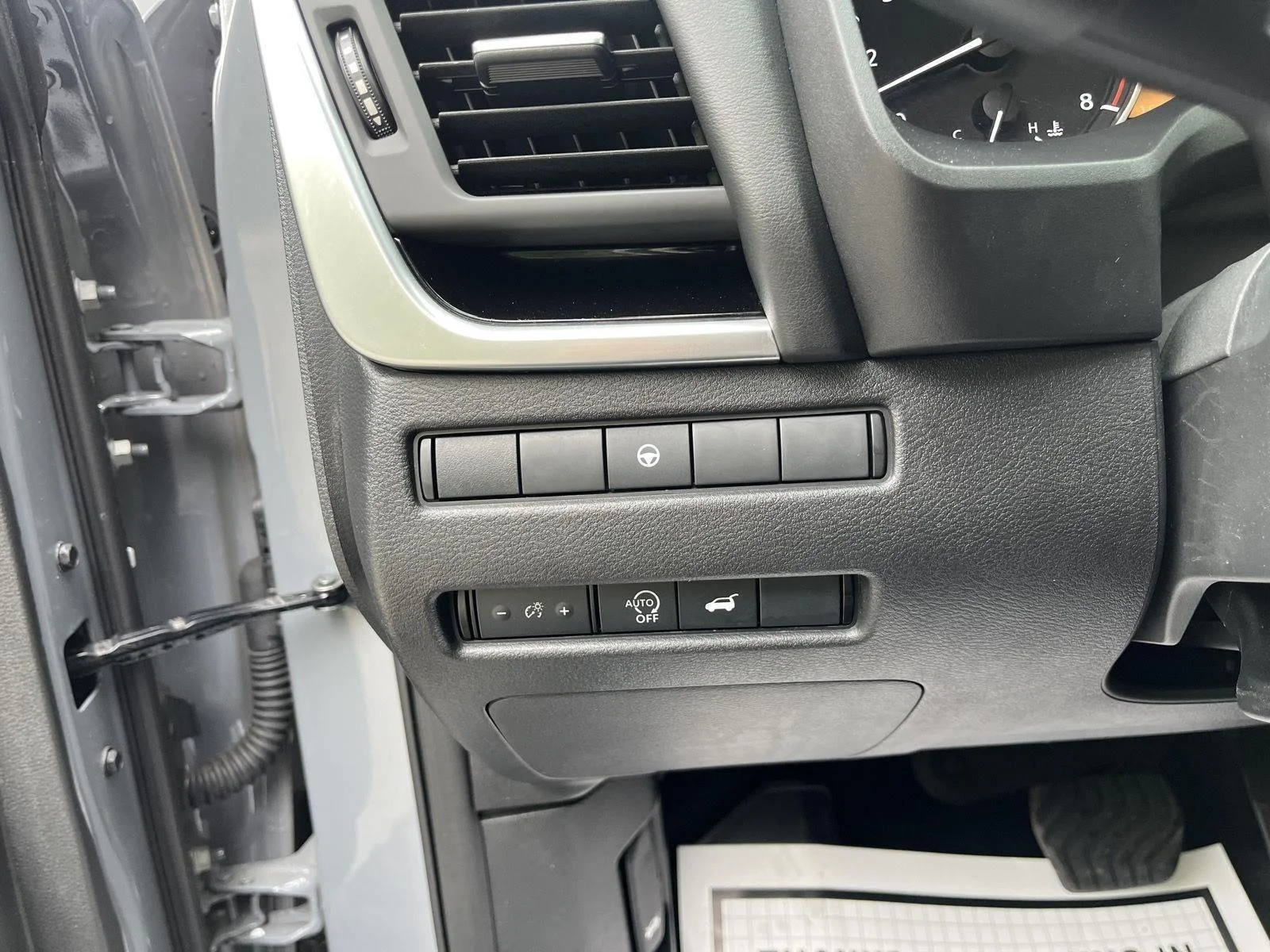 Used 2025 Boulder Gray Pearl Nissan Rock Creek image 30