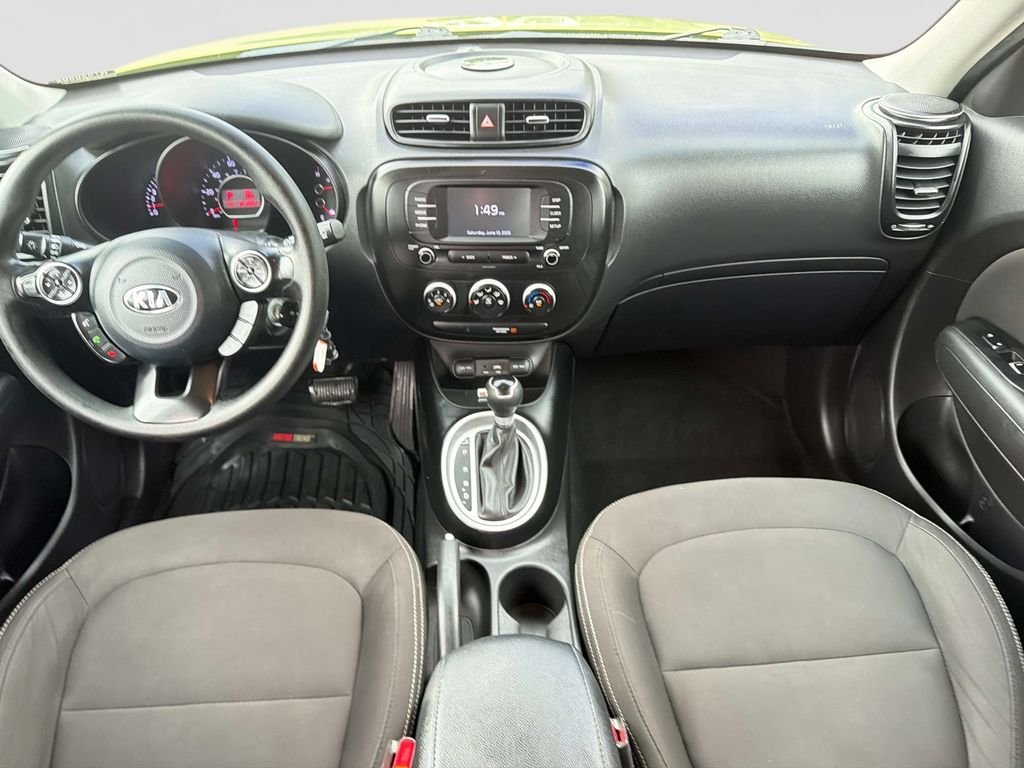 Used 2019 Green Kia Base image 16