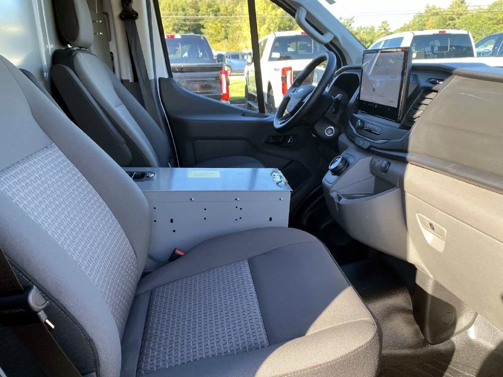 Used 2024 Oxford White Ford  image 22