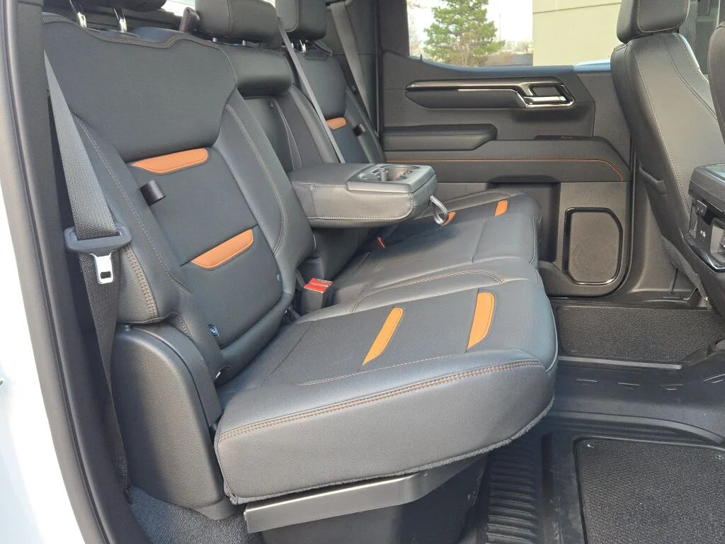 Used 2022 White GMC AT4 image 10