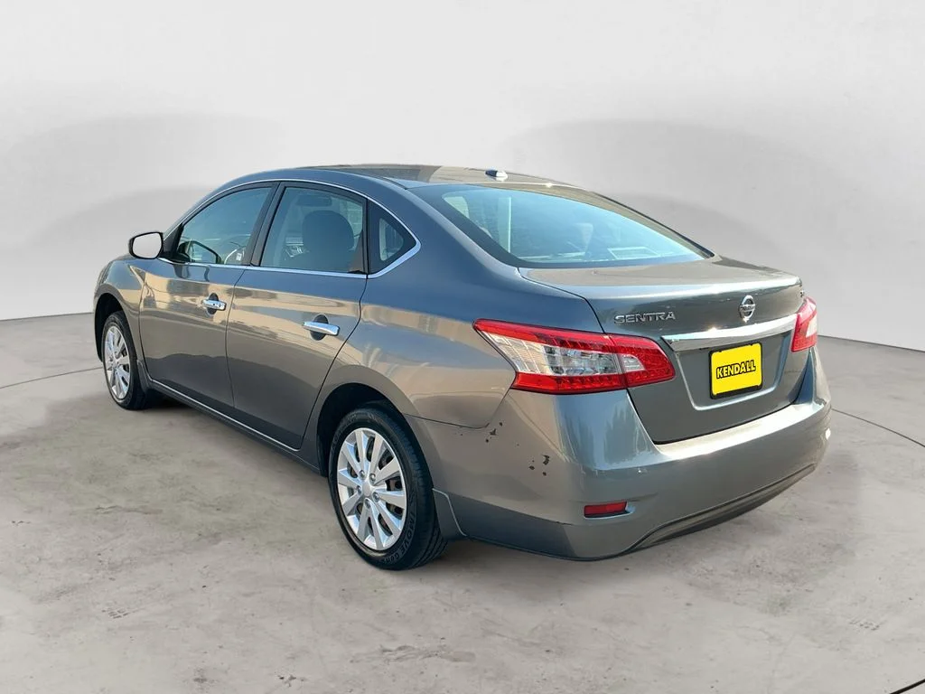 Used 2015 Gray Nissan SV image 7