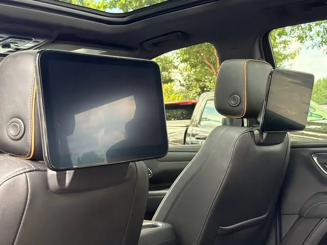 Used 2022 Summit White GMC AT4 image 23