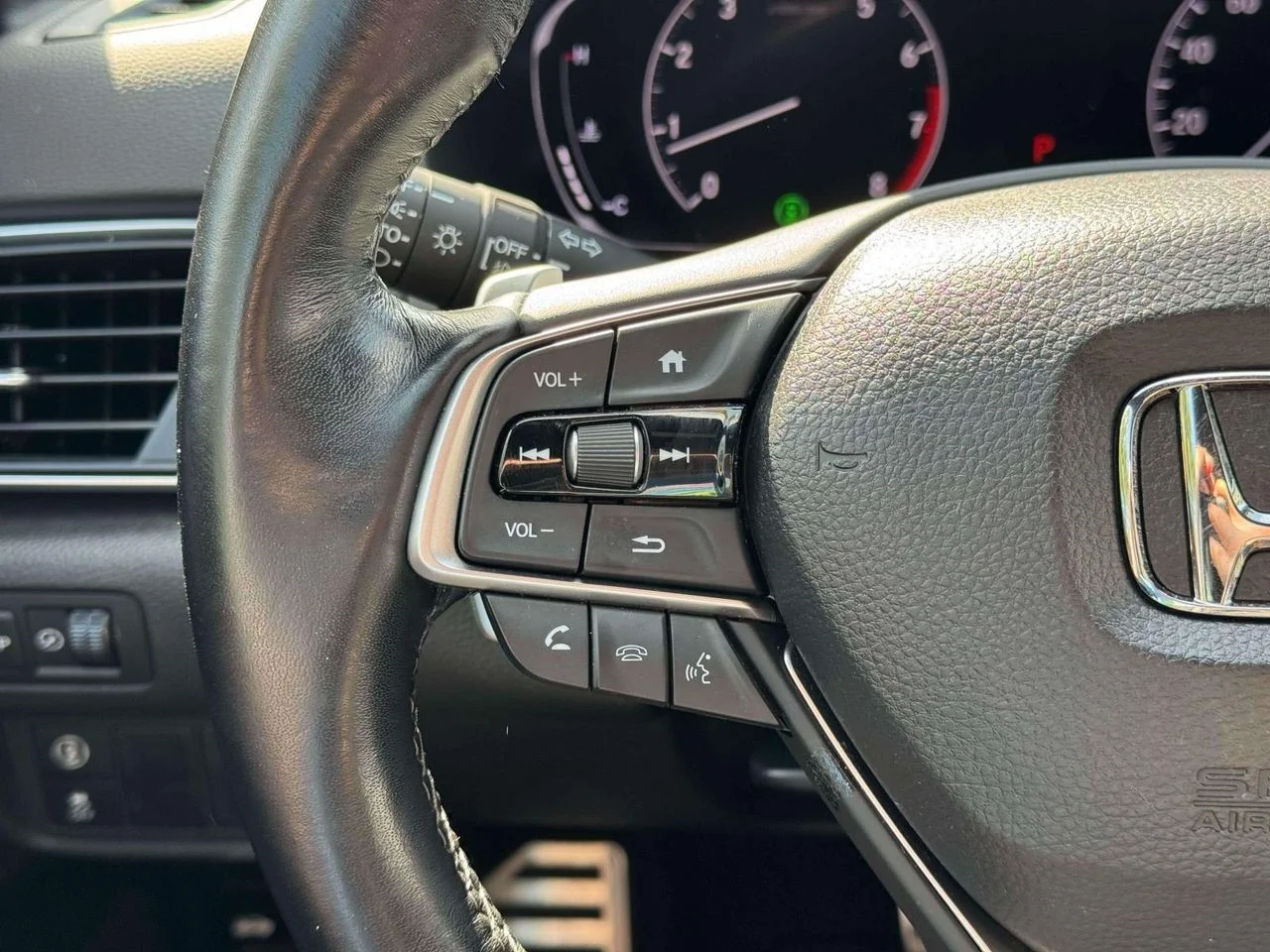 Used 2019 Platinum White Pearl Honda Sport image 26