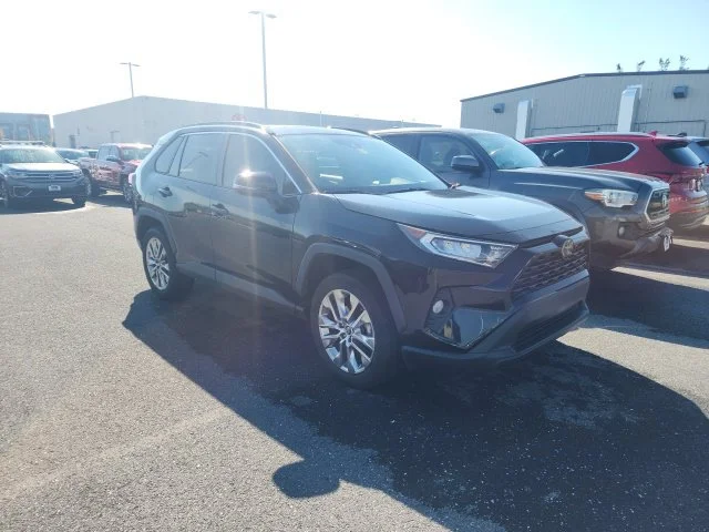 Used 2021 Black Toyota XLE Premium image 1