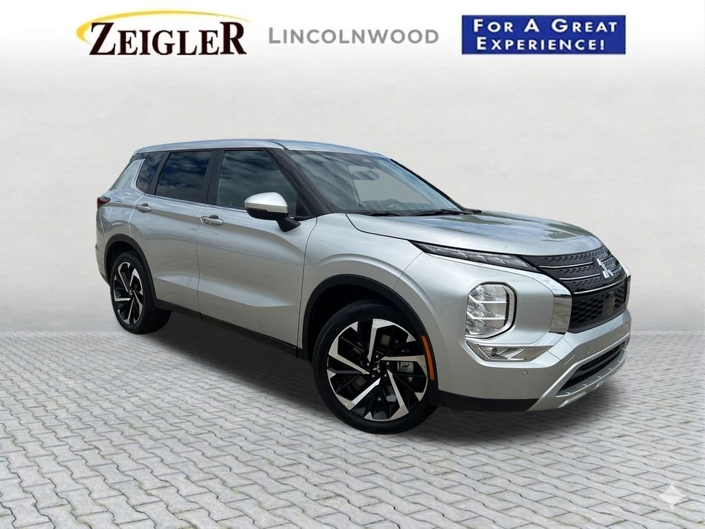 2024 Mitsubishi Outlander SE 2WD's photo