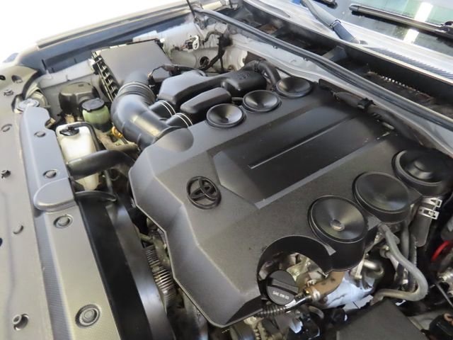 Used 2018 White Toyota SR5 Premium image 36