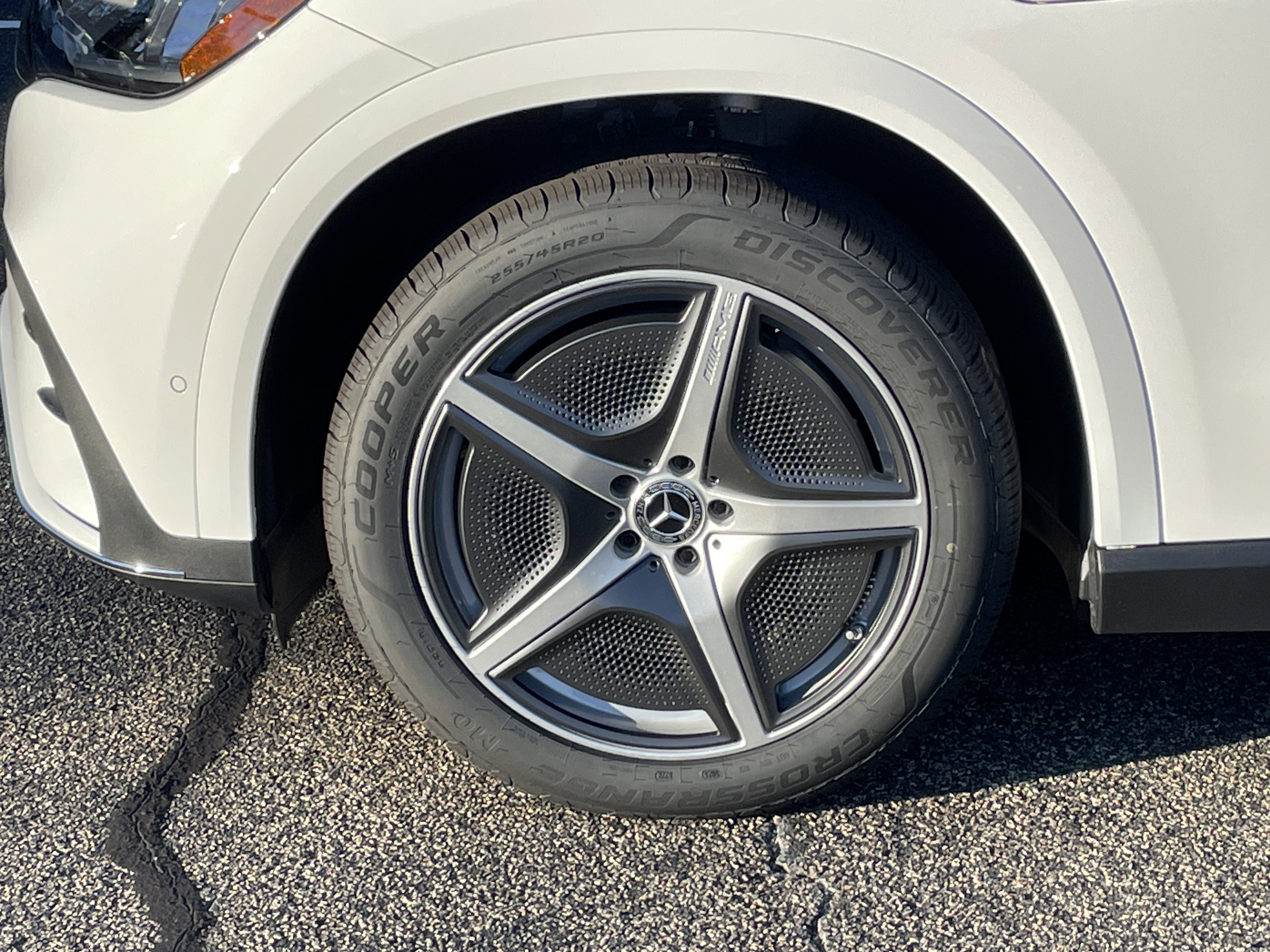 New 2026 Polar White Mercedes-Benz EQE 320 4MATIC® SUV image 14