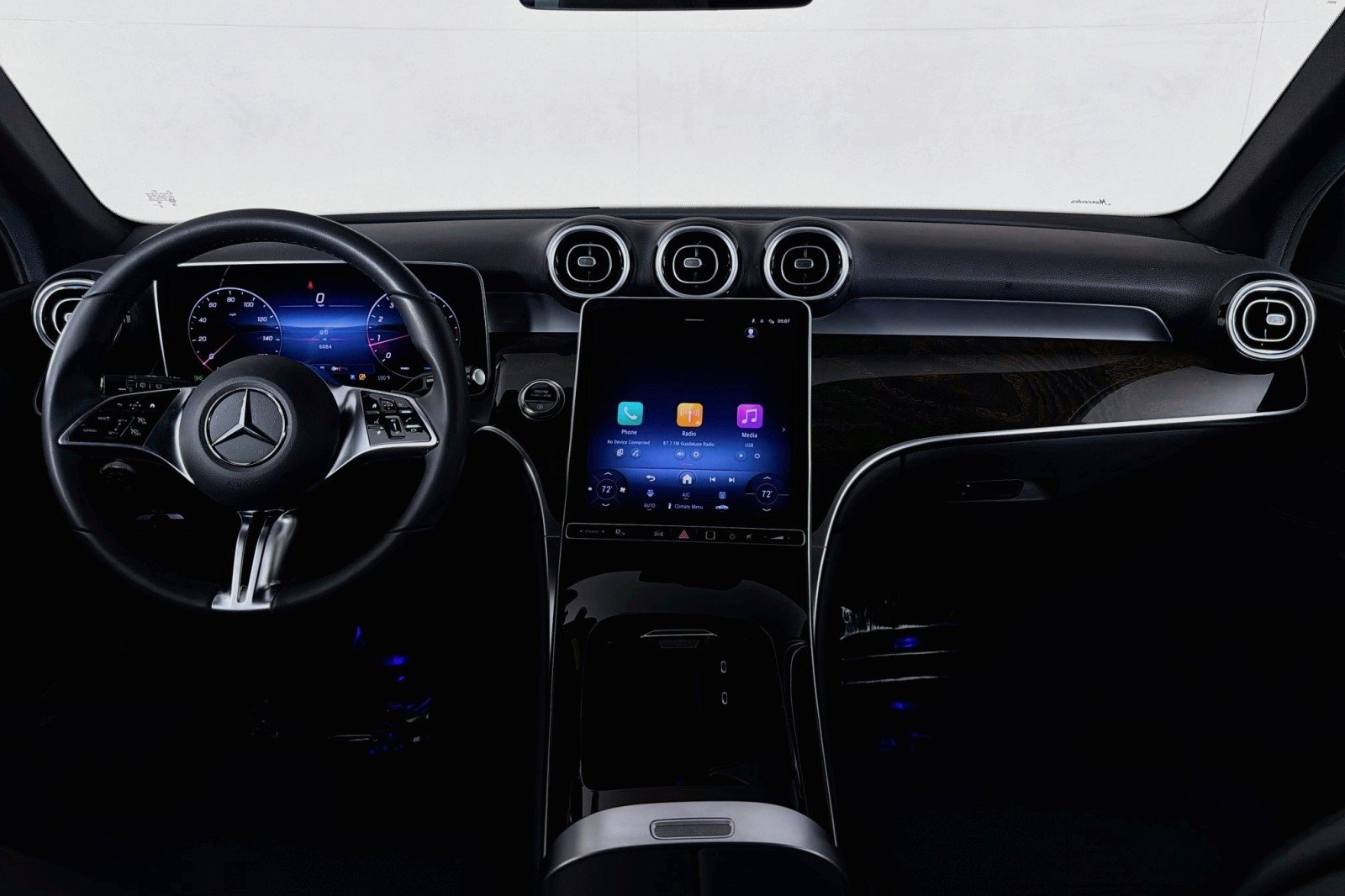 Certified Used 2026 Polar White Mercedes-Benz GLC 300 image 6