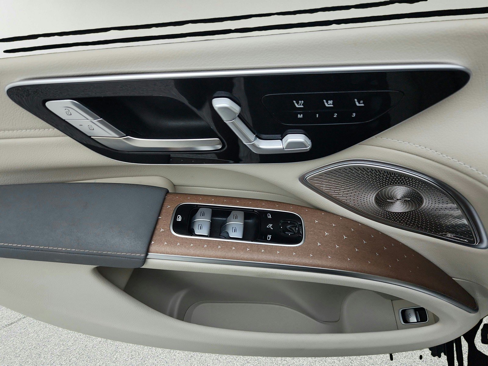Certified Used 2024 Black Mercedes-Benz EQS 450+ image 19