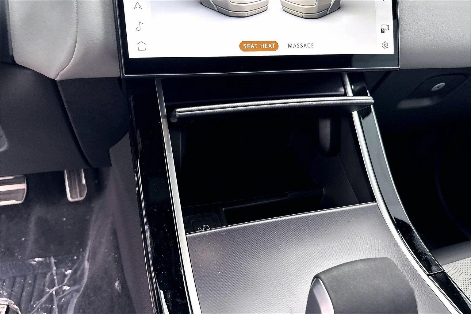 New 2026 Santorini Black Metallic Land Rover Autobiography image 21