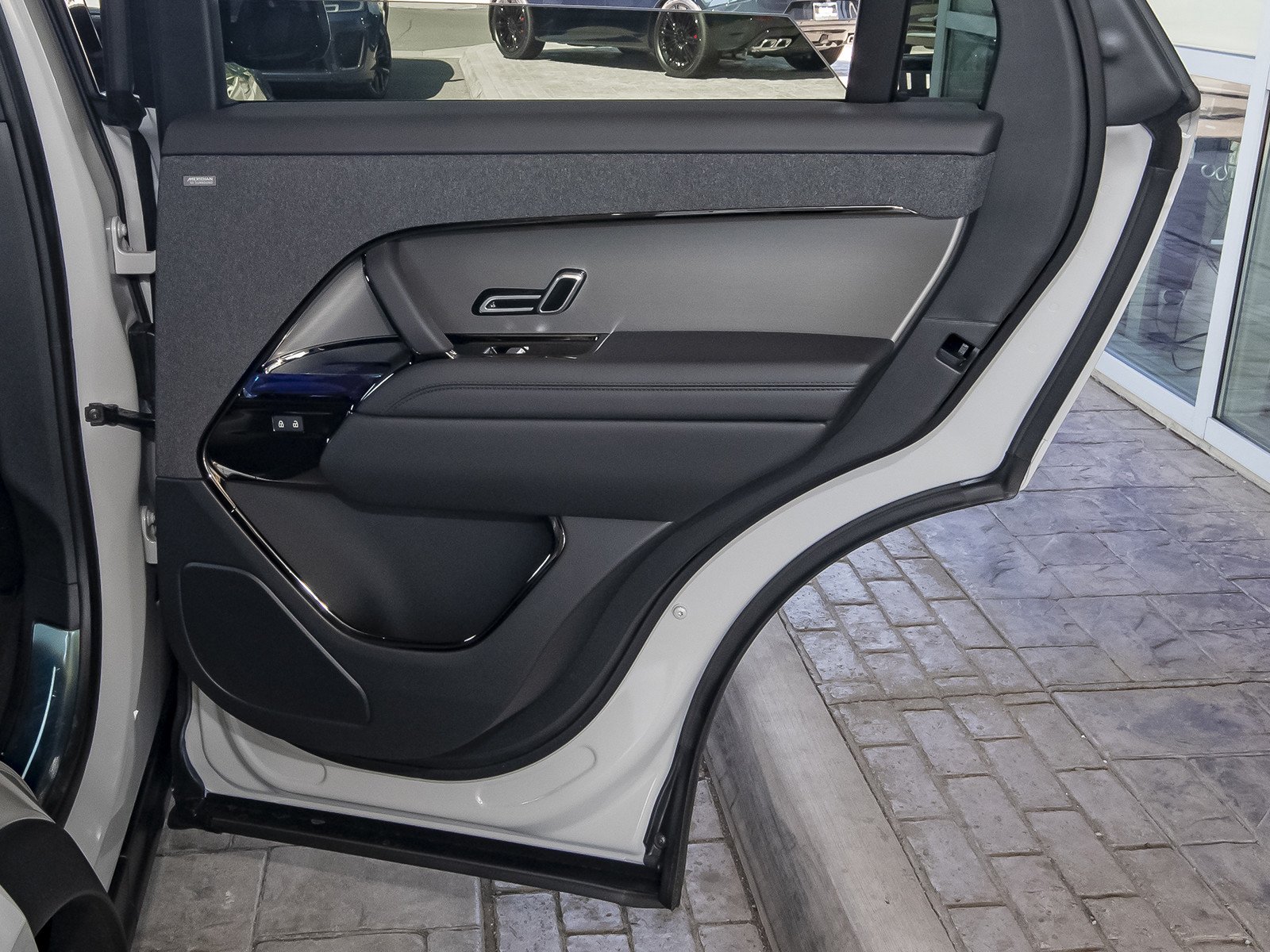 New 2026 Borasco Grey Land Rover SE image 47