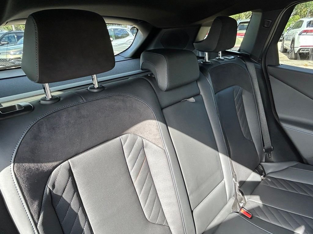 Used 2025 Black BMW M50 xDrive image 47